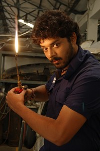 Ithayam Thiraiyarangam Movie Stills (8)