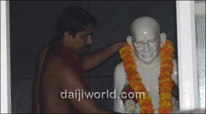 GANDHI