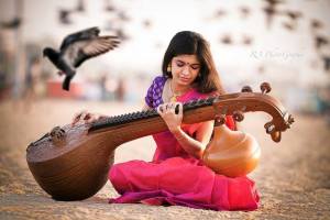 lady with veena
