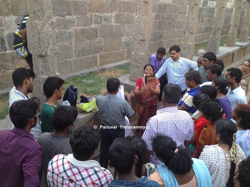 காஞ்சிபுரம் கல்விச் சுற்றுலாவில்
