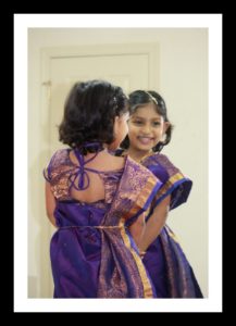 kidinfrontofmirror