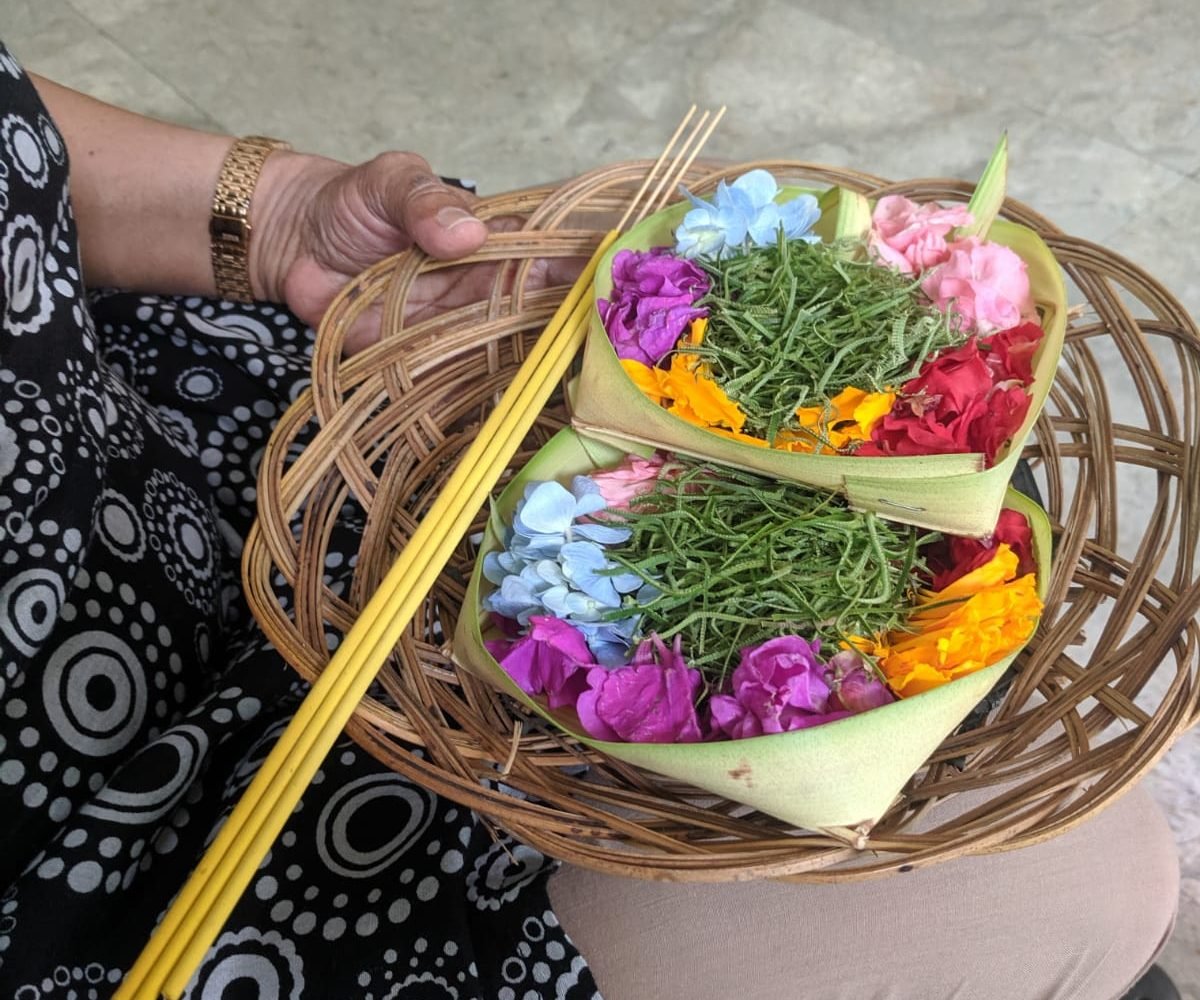 குழவி மருங்கினும் கிழவதாகும்- 10.1
