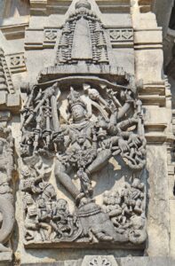 Gajasurasamhara_(Temple_de_Chennakeshava_à_Belur,_Inde)_(14481874186)