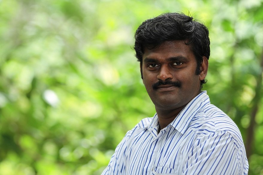 நீராவி இஸ்திரிப் பெட்டி
